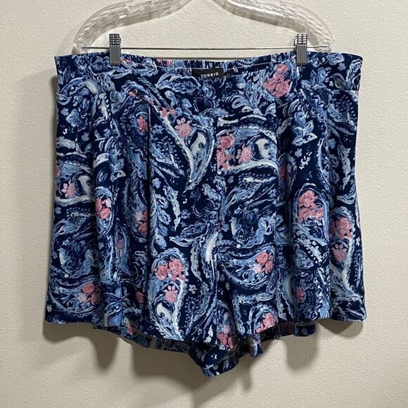 Torrid Navy Pink Paisley Pull-On Flowy Shorts Size 3X - Picture 3 of 12